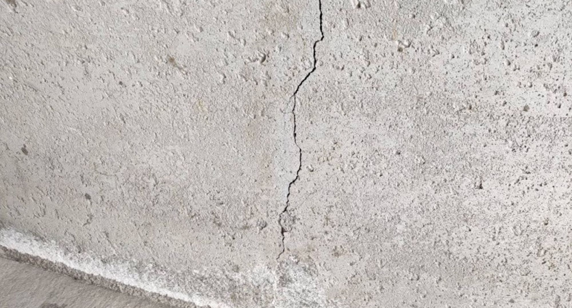 How wide are the cracks?