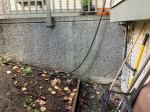 Settlement sloping and cracks in concrete front steps